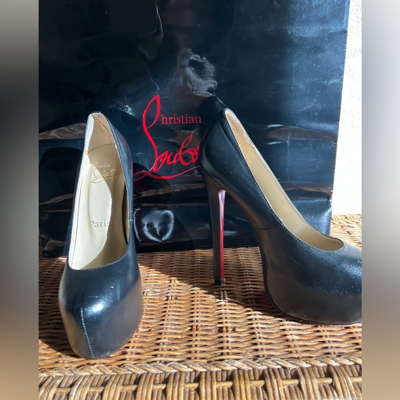 Christian Louboutin dolly double platform black pump❤️ - Picture 8 of 14
